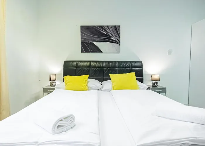 Apartment Bright 1br Apt, Prime Location & Wifi