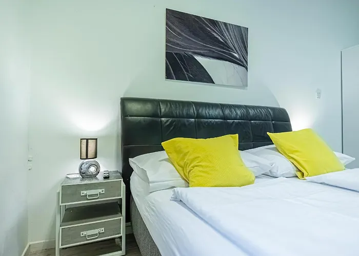 Bright 1br Apt, Prime Location & Wifi