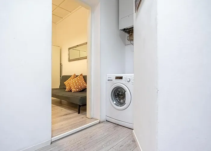Apartment Bright 1br Apt, Prime Location & Wifi