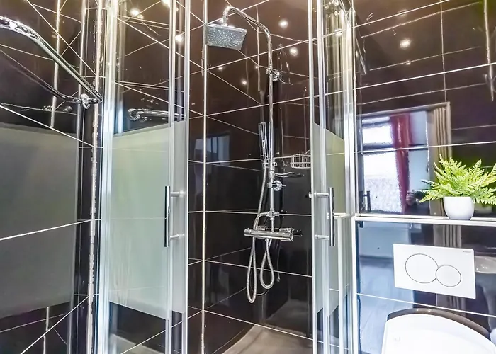 Bright 1br Apt, Prime Location & Wifi *